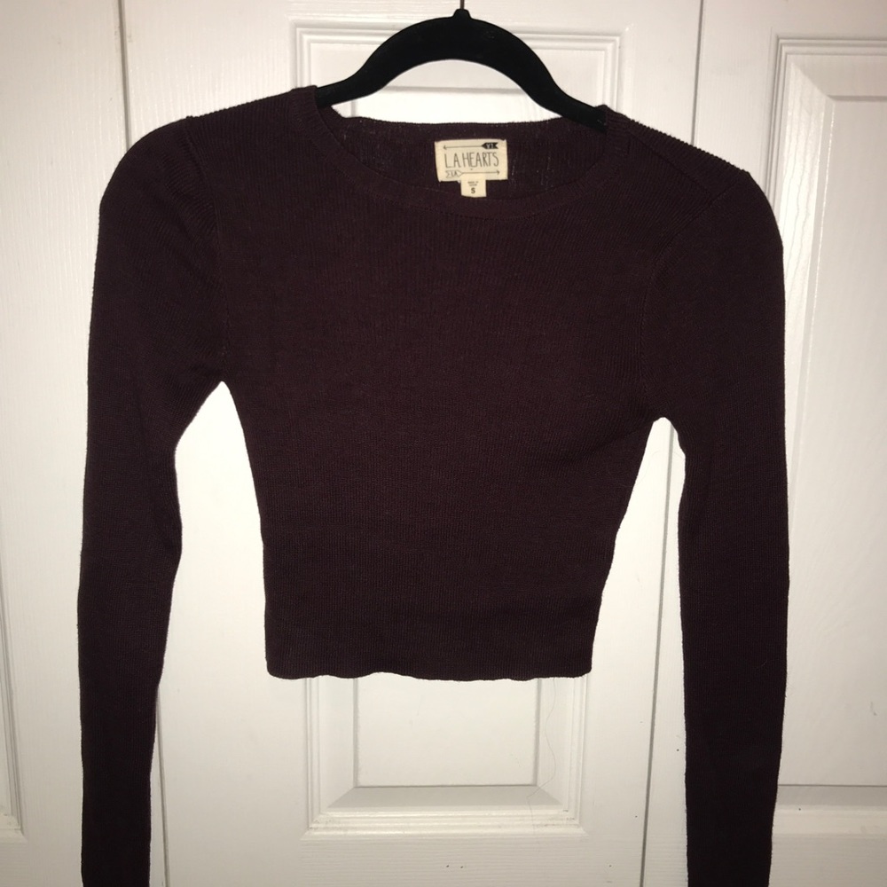 Cropped fitted sweater